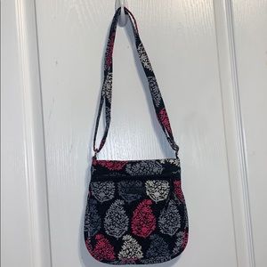 i’m selling a never used purse!!